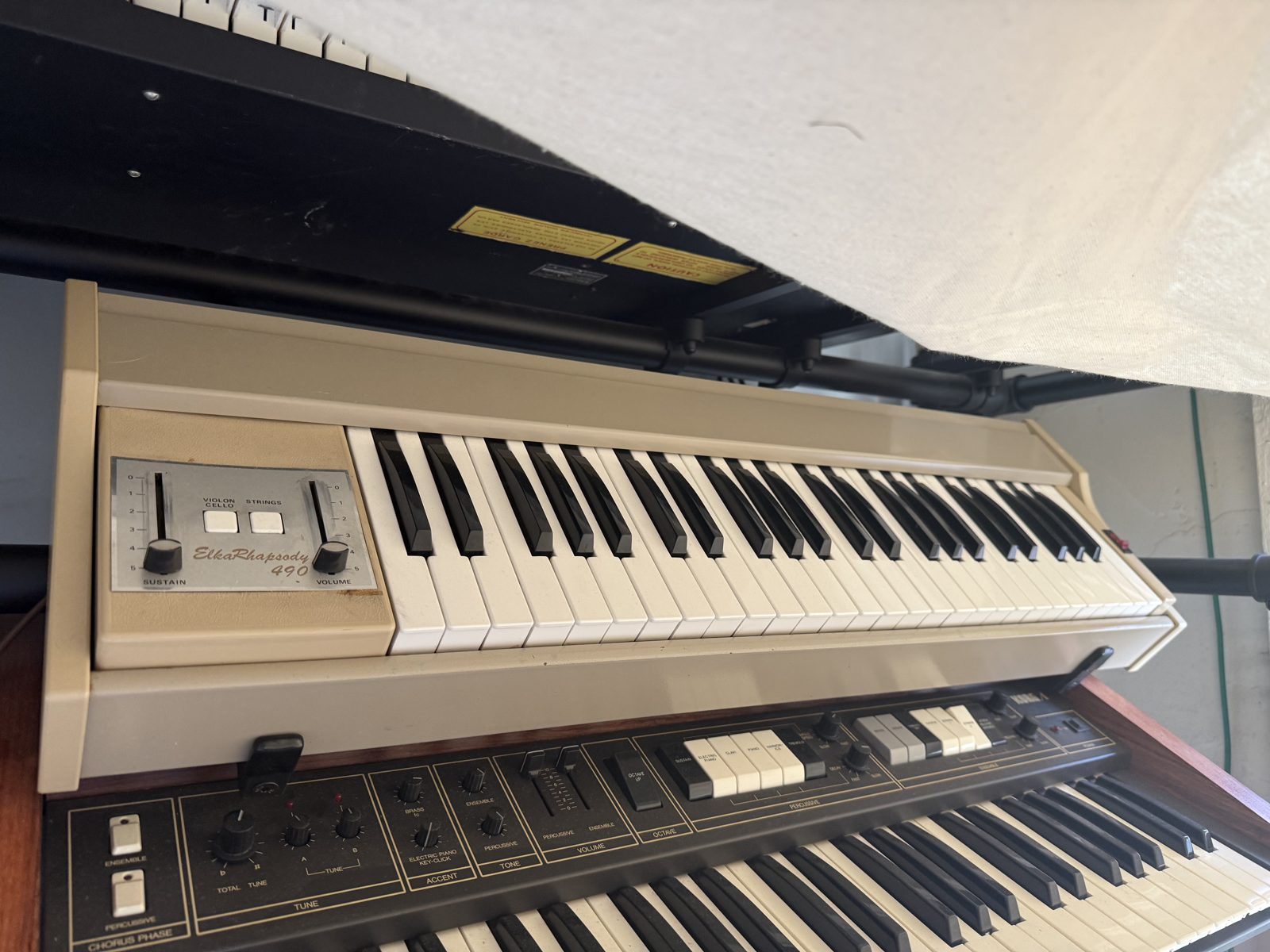 Elka Rhapsody 490