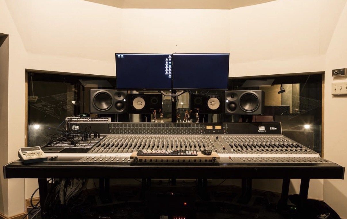 Machine Age control room: the Neotek Elite console